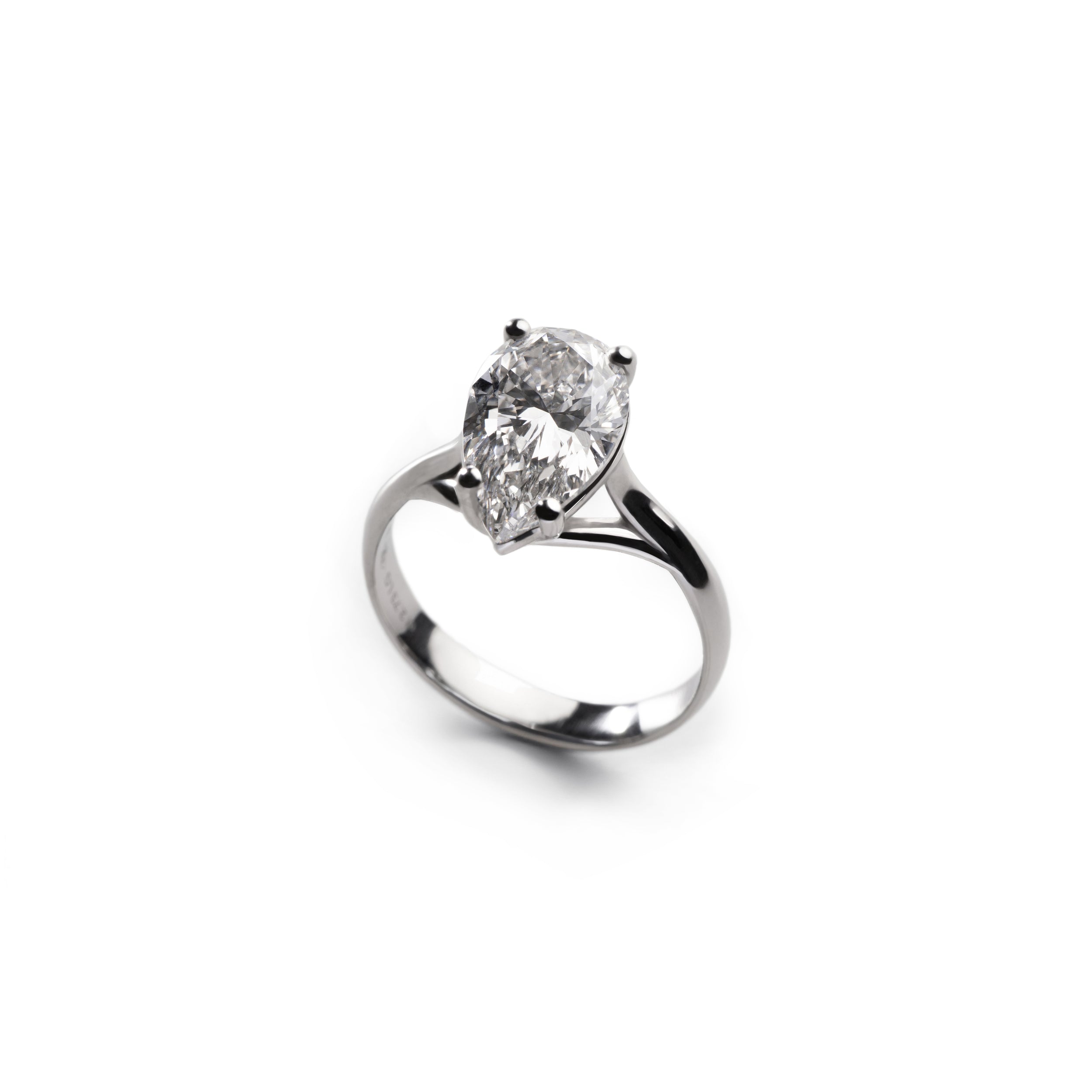 Anello Solitario Goccia Grande