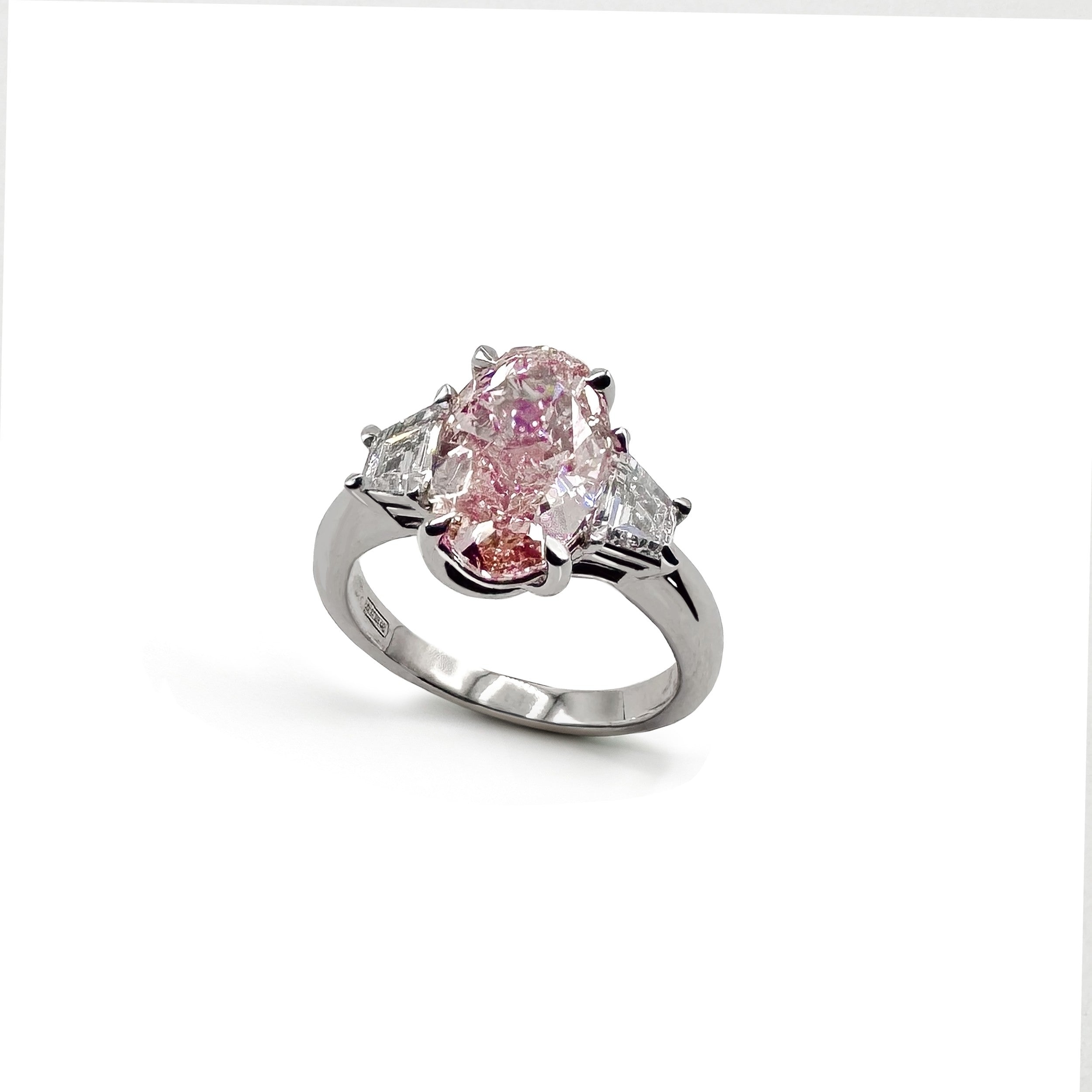 Anello Solitario Ovale Fancy Pink+