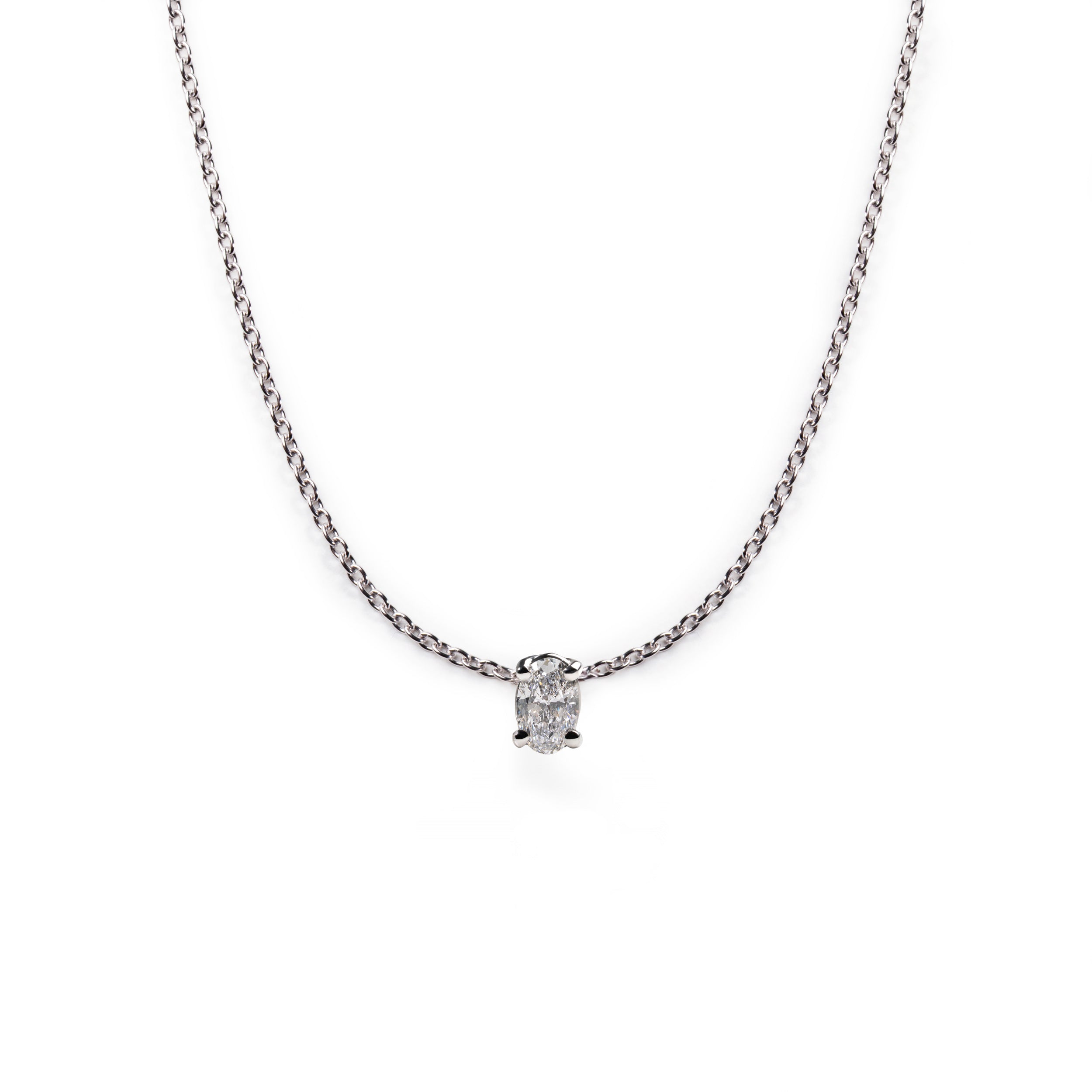 Collana ovale punto luce